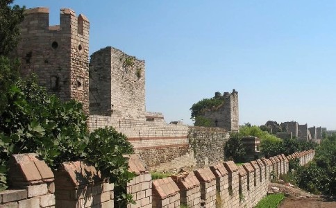 The double walls of Constantinople were a major defensive feature of the city